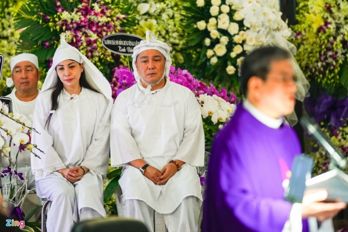 Nghệ sĩ Việt đưa tiễn NSND Lý Huỳnh về nơi an nghỉ - 2