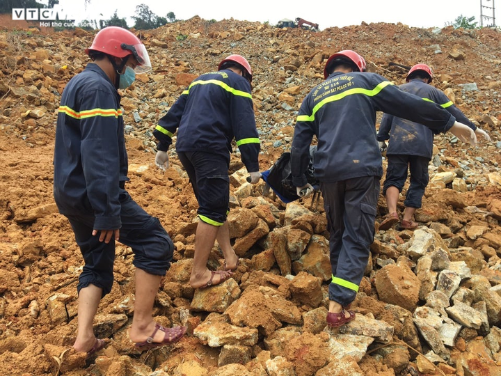 Phát hiện thêm 1 thi thể khi vận chuyển thiết bị tìm kiếm ở Rào Trăng 3 - 3