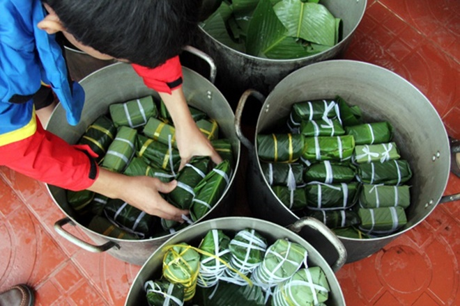Học sinh, giáo viên cả nước đồng loạt ủng hộ cho trẻ em vùng lũ - 4