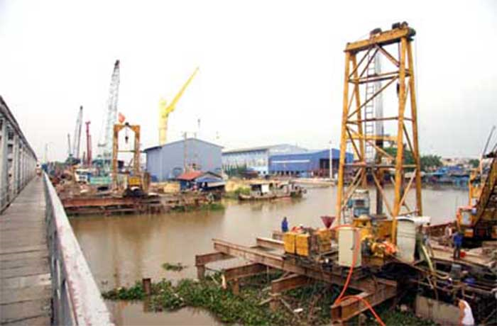 Sà lan đâm trúng cầu Tam Bạc: Tổng công ty Đường sắt nói gì? - 1