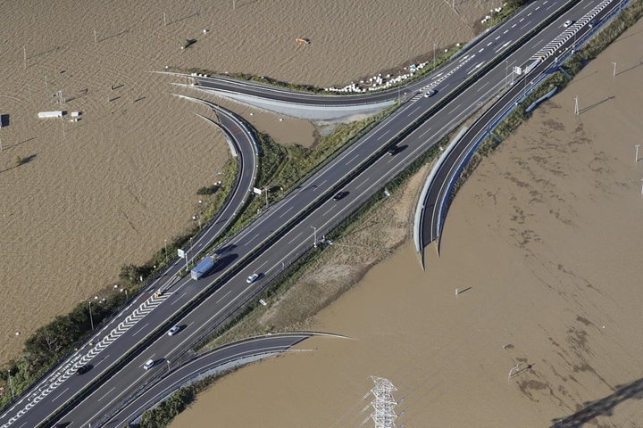 Những hình ảnh đáng sợ về cơn giận dữ của mẹ thiên nhiên - 3