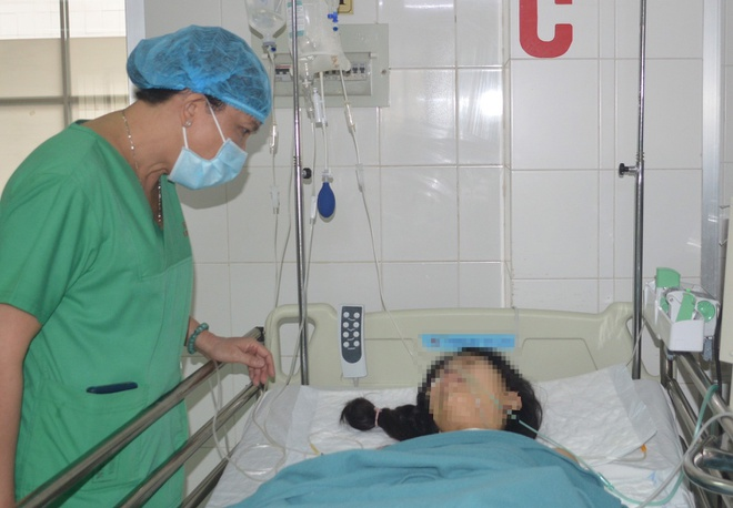 Cô gái 22 tuổi bị xe đầu kéo cán qua người thoát chết kì diệu - 1