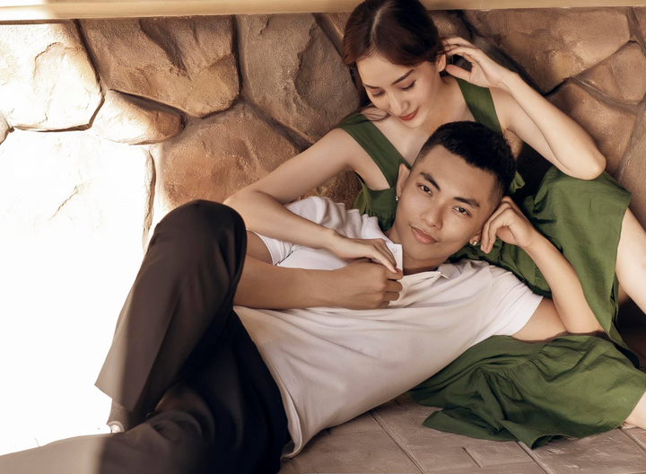 Tung bộ ảnh tuyệt đẹp, Khánh Thi nhắn Phan Hiển: 'Giữ tay em thật lâu' - 6