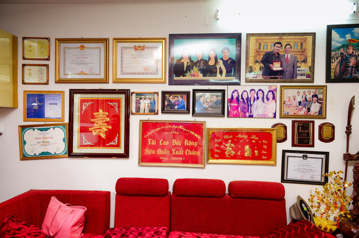 Ảnh: Những kỷ vật, hình ảnh vô giá được NSND Lý Huỳnh nâng niu - 1