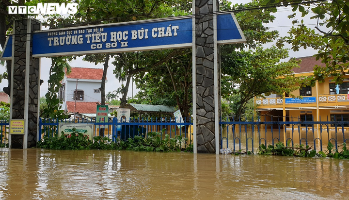 Phòng tránh bão Molave, học sinh Quảng Nam nghỉ học hai ngày - 1