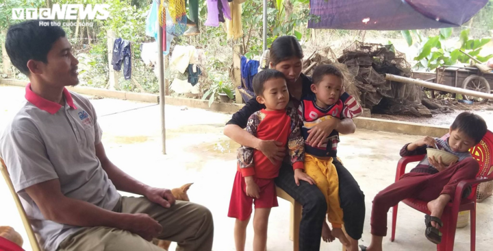 Người hùng vượt lũ dữ xuyên đêm, cứu hơn 300 người mắc kẹt giữa biển nước - 2