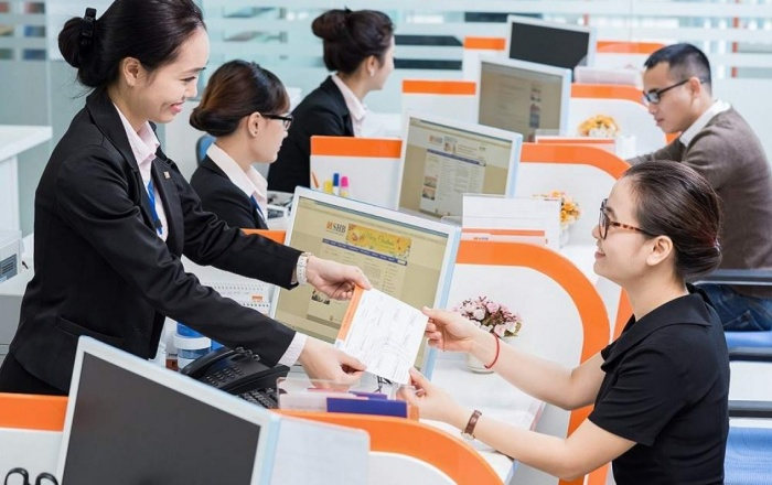 Thu nhập nhân viên của ngân hàng nào cao nhất? - 1