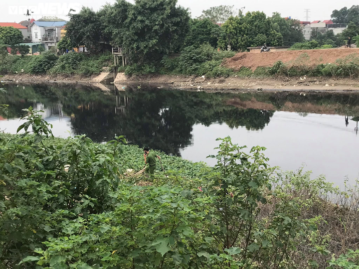 Nữ sinh Học viện Ngân hàng mất tích: Tìm kiếm nạn nhân dọc sông Nhuệ - 2