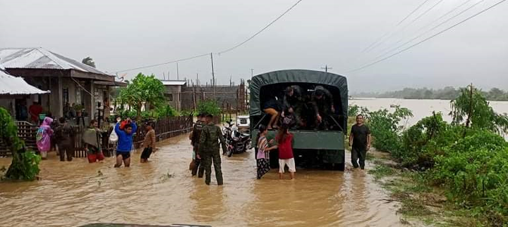 Ảnh: Khung cảnh hoang tàn ở Philippines sau khi bị bão Molave tàn phá - 8