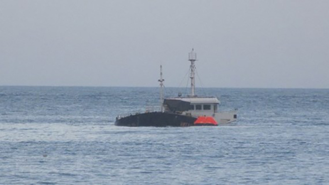 Đi tìm 12 thuyền viên mất tích trong bão số 9, tàu cá Bình Định gặp nạn - 1