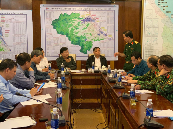 Trực tiếp: Bão số 9 đang đi rất nhanh, suy yếu chậm, cường độ ở cuối cấp 13 - 6