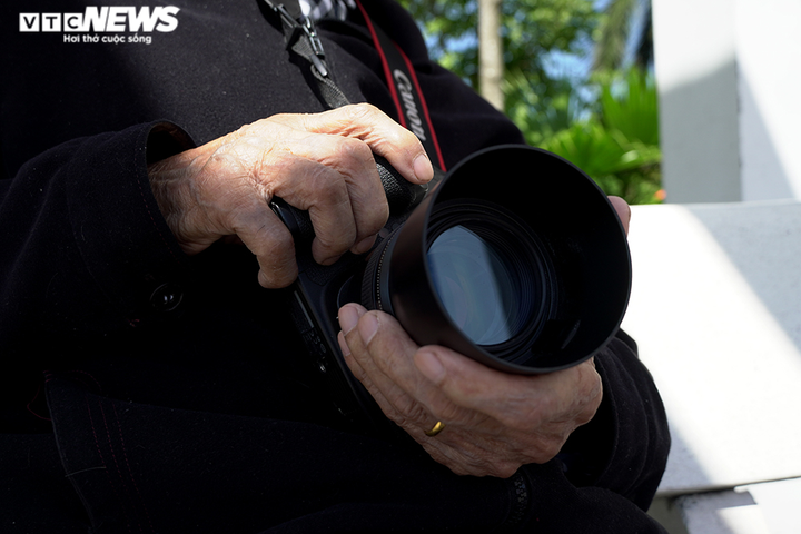 Ảnh: Nhiếp ảnh gia 105 tuổi vẫn rong ruổi xách máy đi tìm cái đẹp - 5
