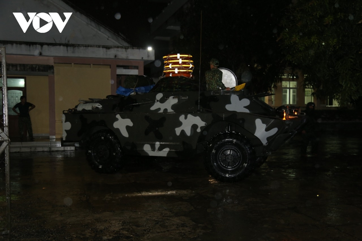 Trực tiếp: Bão số 9 đang đi rất nhanh, suy yếu chậm, cường độ ở cuối cấp 13 - 7