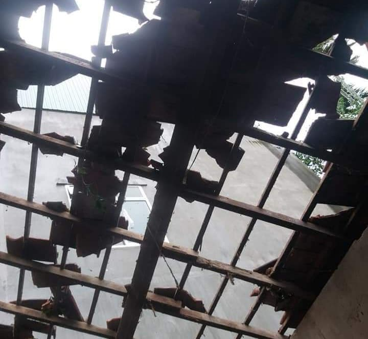 TRỰC TIẾP: Bão số 9 quần thảo Quảng Nam - Quảng Ngãi, hàng loạt nhà sập, tốc mái - 5