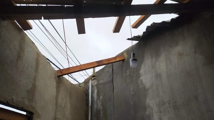 TRỰC TIẾP: Bão số 9 quần thảo Quảng Nam - Quảng Ngãi, hàng loạt nhà sập, tốc mái - 1