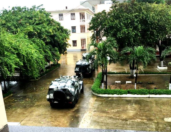 Đà Nẵng huy động 3 xe lội nước đặc chủng ứng cứu người dân trong bão số 9 - 1