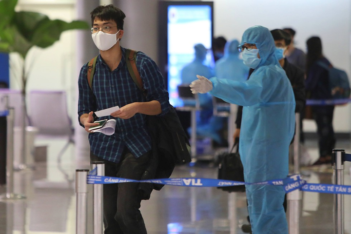 Chuyên gia người Hàn Quốc nghi mắc COVID-19: Đợi kết quả xét nghiệm từ Nhật Bản - 1