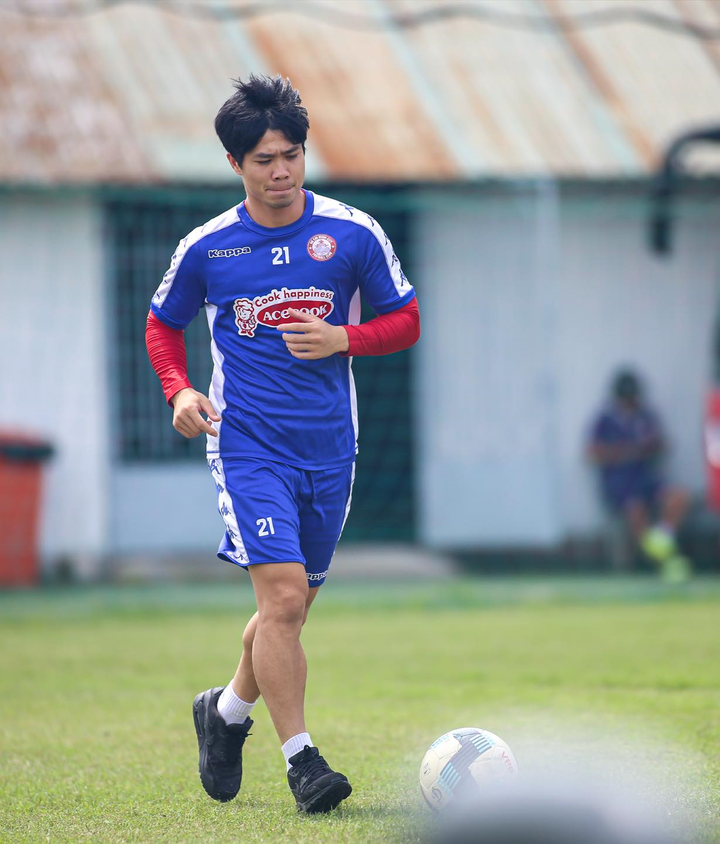 Công Phượng trở lại tập luyện nhưng không ra sân đối đầu HAGL - 2