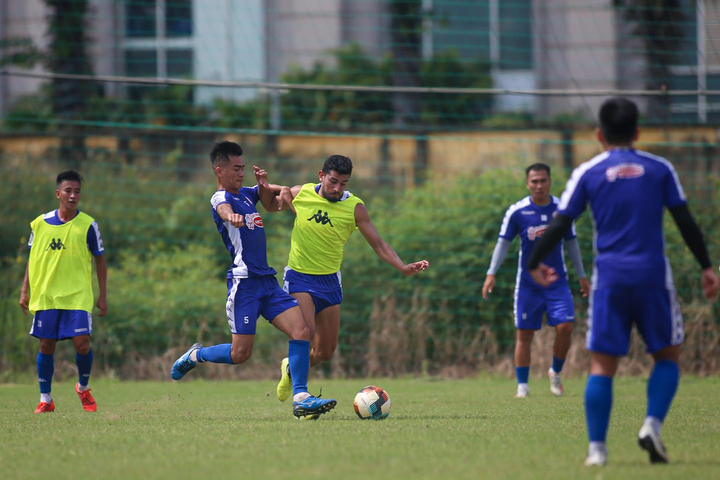 Công Phượng trở lại tập luyện nhưng không ra sân đối đầu HAGL - 9