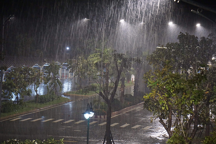 Trực tiếp: Bão số 9 đang đi rất nhanh, suy yếu chậm, cường độ ở cuối cấp 13 - 1