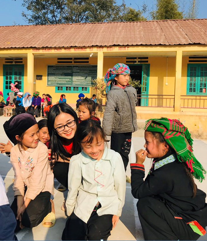 Ảnh: Nữ sinh xinh đẹp, sở hữu nụ cười tỏa nắng, đam mê hoạt động tình nguyện - 5