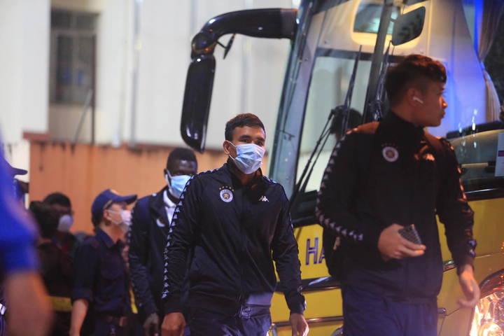 Trực tiếp Viettel 0-0 Hà Nội FC: Tấn Trường cứu thua xuất sắc - 5