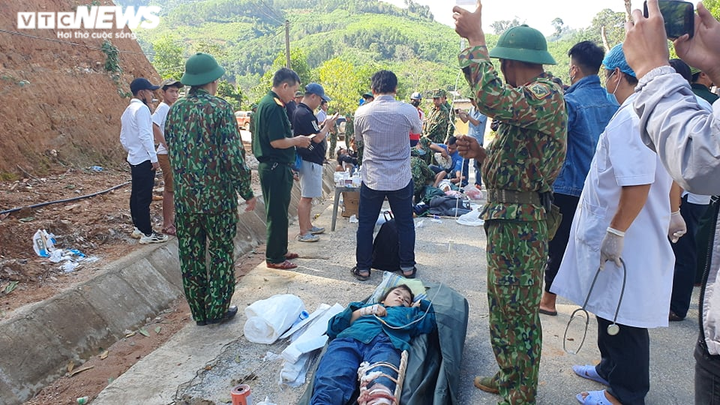 Những hình ảnh đầu tiên của các nạn nhân vụ sạt lở kinh hoàng ở Quảng Nam - 5