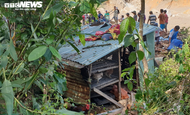 Ảnh: Tan hoang cảnh sạt lở vùi lấp 11 ngôi nhà khiến 19 người chết và mất tích - 7