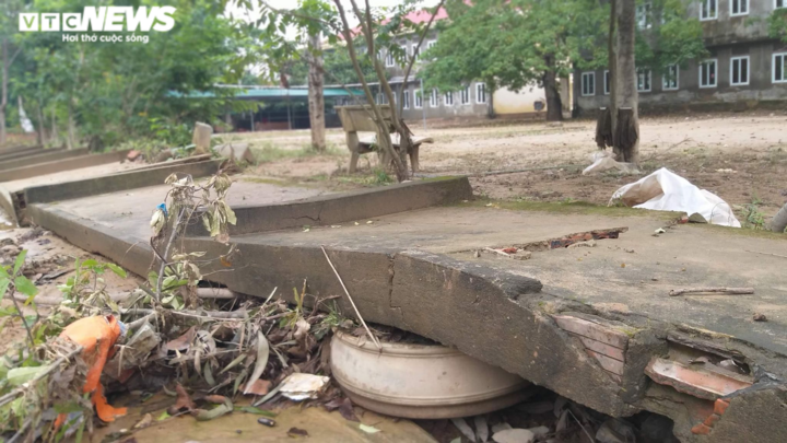 Hà Tĩnh tan hoang sau trận lũ kinh hoàng - 5