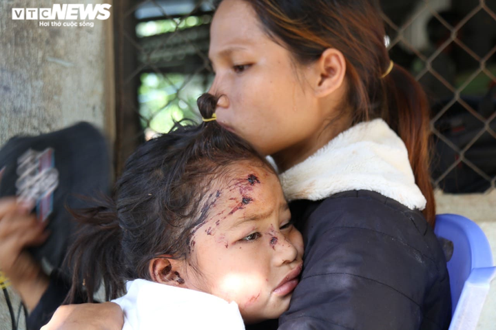 Những hình ảnh đầu tiên của các nạn nhân vụ sạt lở kinh hoàng ở Quảng Nam - 4