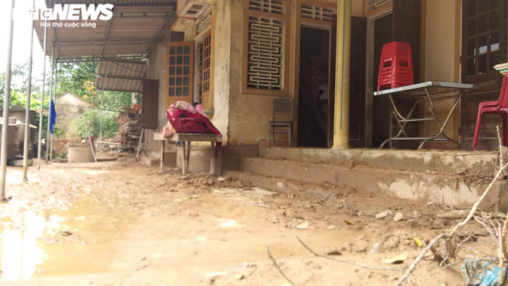 Hà Tĩnh tan hoang sau trận lũ kinh hoàng - 3