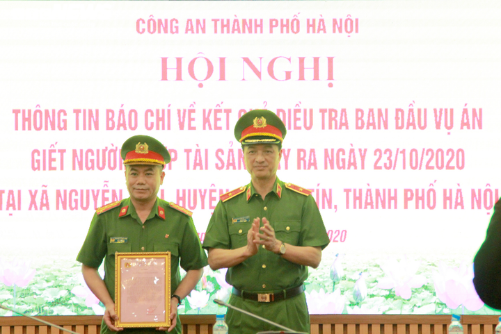 400 người đi dọc sông Nhuệ gỡ từng bao tải tìm nữ sinh 18 tuổi bị sát hại - 3