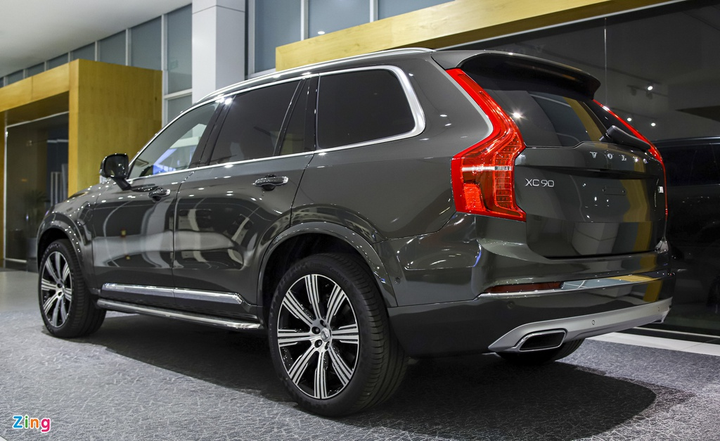 SUV sang 7 chỗ Volvo XC90 T8 2020 ra mắt tại Việt Nam - 3