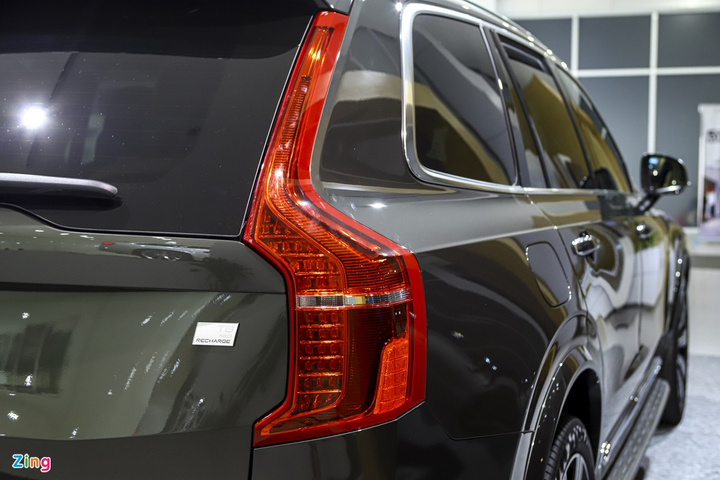 SUV sang 7 chỗ Volvo XC90 T8 2020 ra mắt tại Việt Nam - 4