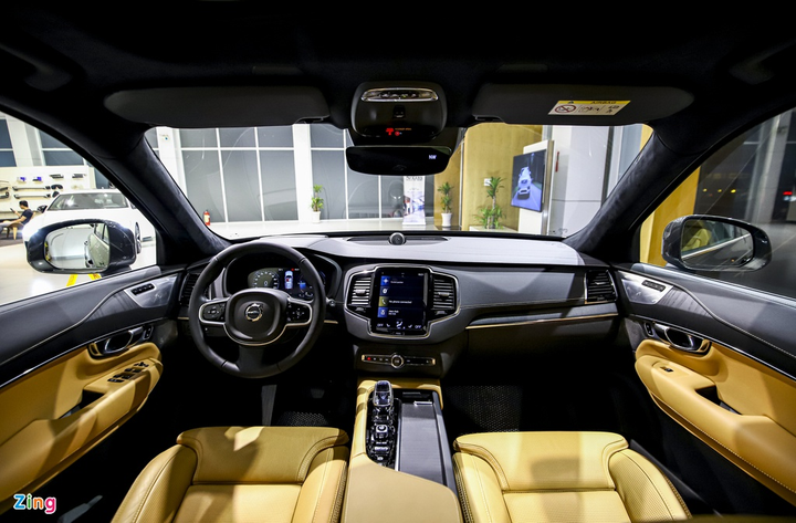 SUV sang 7 chỗ Volvo XC90 T8 2020 ra mắt tại Việt Nam - 6