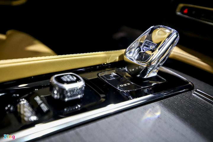 SUV sang 7 chỗ Volvo XC90 T8 2020 ra mắt tại Việt Nam - 7