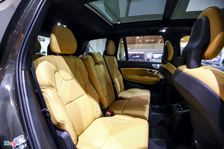 SUV sang 7 chỗ Volvo XC90 T8 2020 ra mắt tại Việt Nam - 9