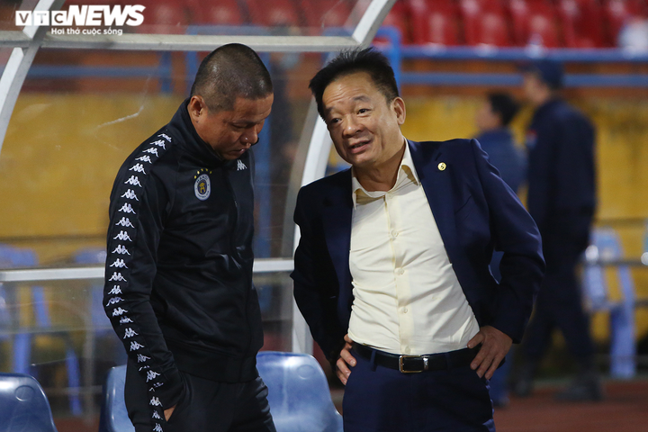 Quang Hải thẫn thờ rời sân, không cùng đồng đội chúc mừng sinh nhật bầu Hiển - 6