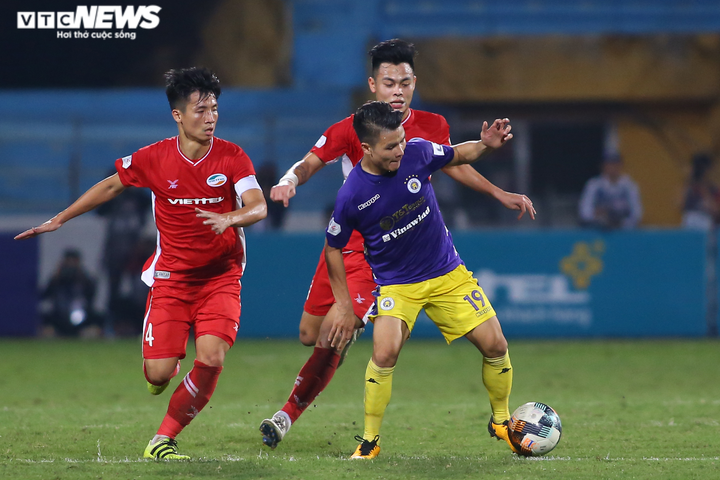 Quang Hải thẫn thờ rời sân, không cùng đồng đội chúc mừng sinh nhật bầu Hiển - 2