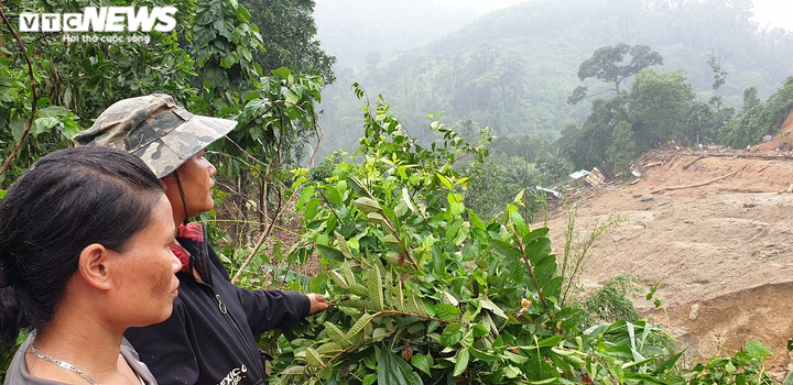 Bộ đội, công an xới đống bùn nhão tìm 14 người còn mất tích ở Trà Leng - 8