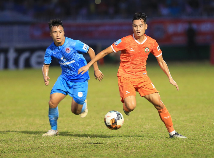 HLV Nguyễn Đức Thắng đưa Bình Định trở lại V-League sau 12 năm - 1