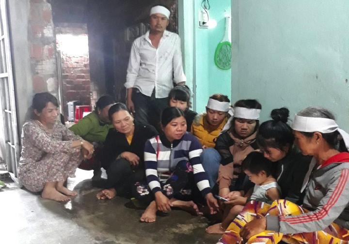 Giúp dân sửa lại nhà sau bão, nam thanh niên bị tường đè chết thương tâm - 1