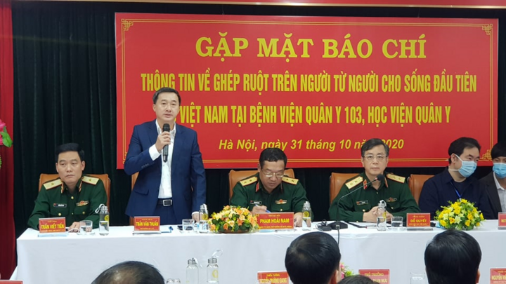 Lần đầu tiên tại Việt Nam ghép ruột từ người cho còn sống - 1