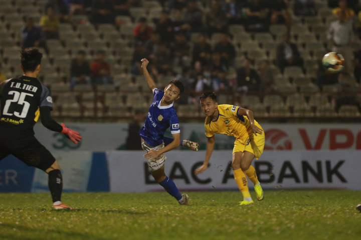 Trực tiếp SLNA 1-1 Nam Định, Hải Phòng 2-4 Quảng Nam: Nam Định trụ hạng - 3