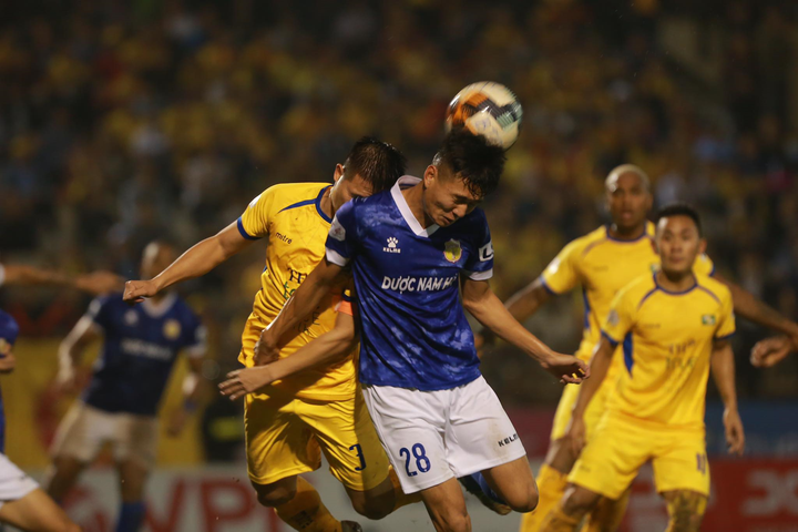 Trực tiếp SLNA 1-1 Nam Định, Hải Phòng 2-4 Quảng Nam: Nam Định trụ hạng - 1