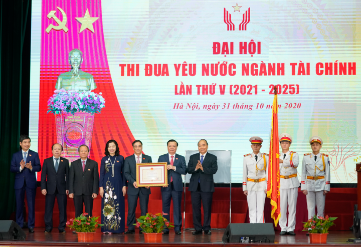 Thủ tướng: Phải chi tiêu tiền thuế của người dân hiệu quả nhất - 3