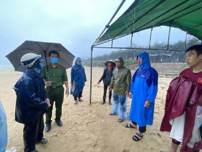 Thi thể trôi vào biển Hà Tĩnh, vợ ở Hải Phòng nhận dạng nhờ vết xăm đặc biệt - 1