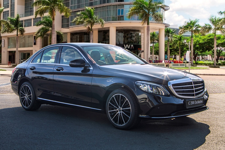  Với 1,7 tỷ đồng, chọn Volvo S60 R-Design hay Mercedes-Benz C 200? - 2