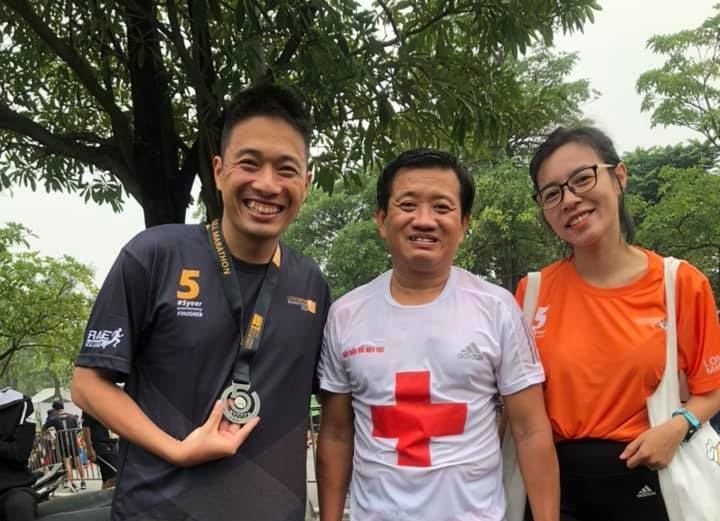 Ông Đoàn Ngọc Hải lần thứ hai chinh phục marathon giữa đêm Hà Nội - 1