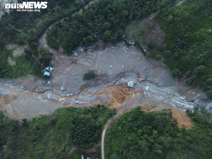 Ảnh: Ám ảnh những đồ vật còn sót lại sau vụ sạt lở kinh hoàng ở Trà Leng - 2